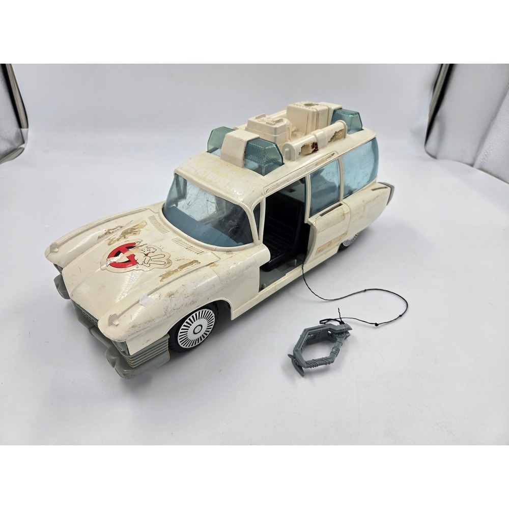 The Real Ghostbusters / Kenner Genuine Vintage 1984 ECTO-1 Just The Car